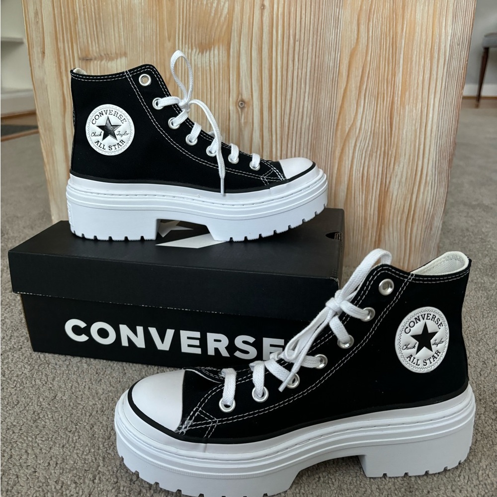NIB Converse lugged heel high tops